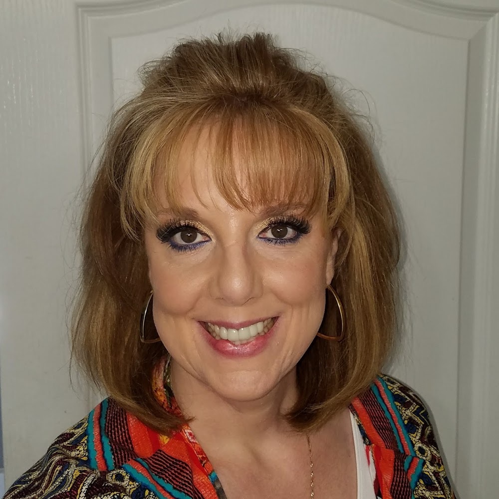 Meet your Posher, Monica